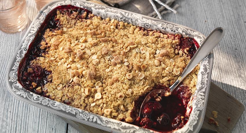 Fruit crumble dessert 