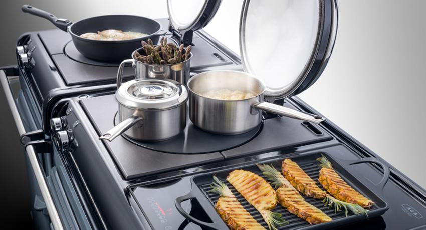 La table de cuisson sur les modèles plus grands de la série eR3 avec table de cuisson induction en option